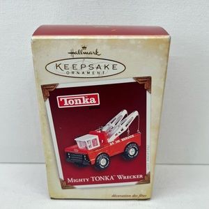 Vintage 2005 Hallmark Tonka Wrecker Christmas ornament